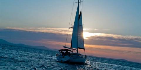 Shopping And Markets Tour: Sailing Greece - Santorini To Santorini