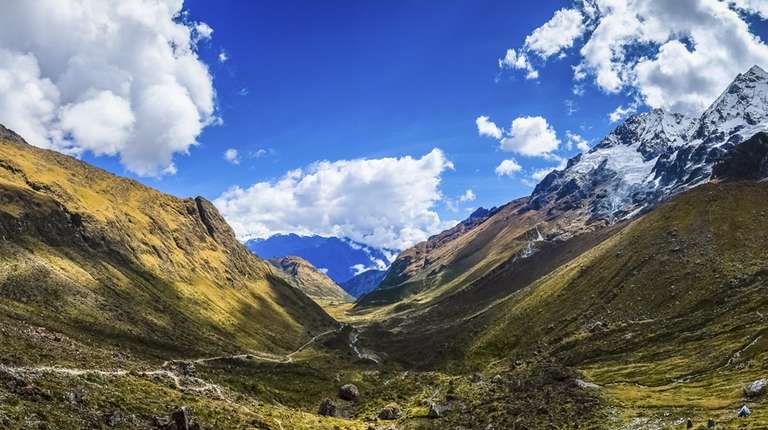 Peru Train Tour: Salkantay Trek & Machupicchu Tour