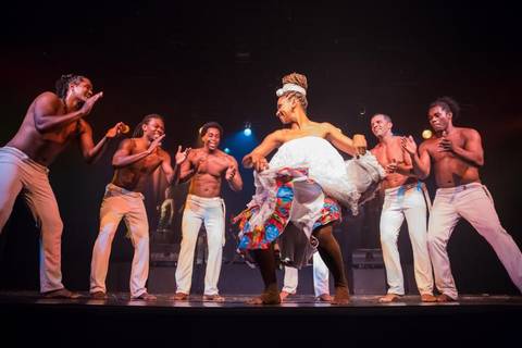 Brazil Explorer Tour: Folklore Show Ginga Tropical