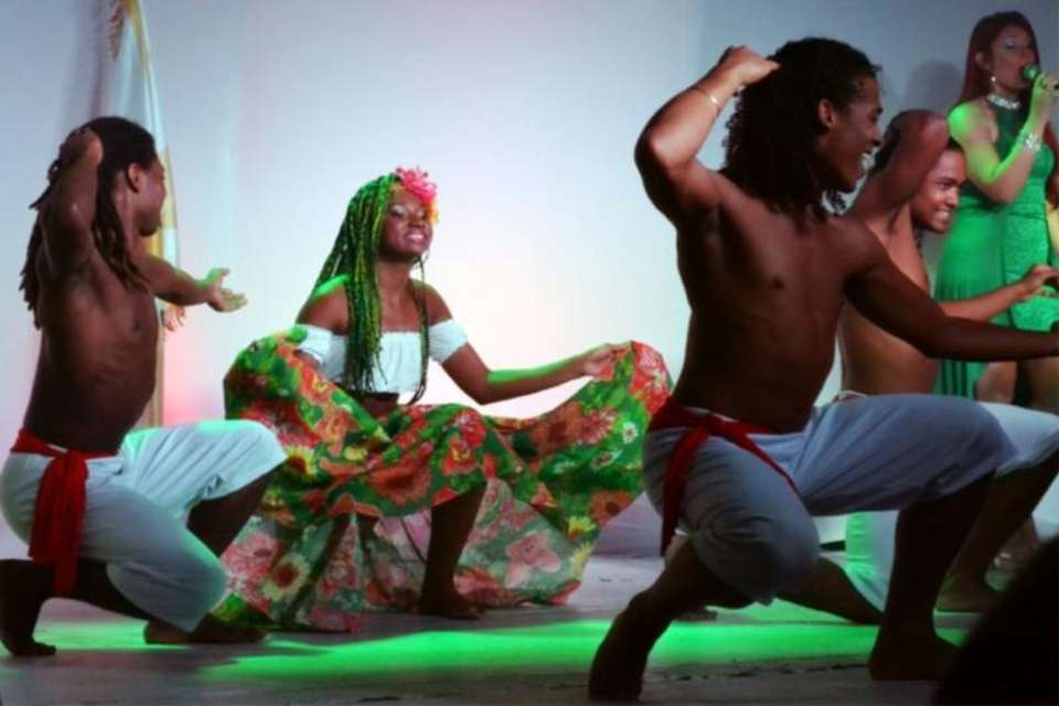 Folklore show Ginga Tropical - Tangol Tours - Brazil - Image 4