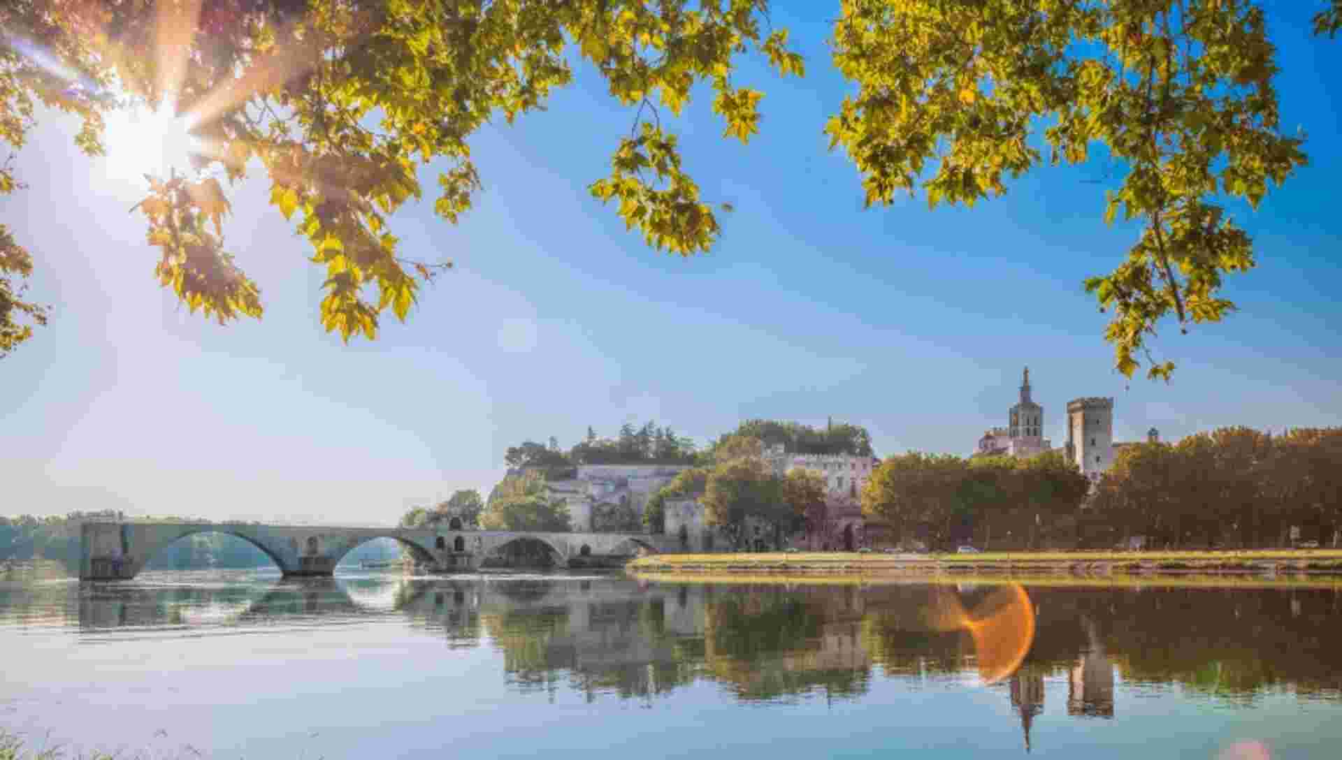 Santons and Christmas traditions along the canals of Provence Following the footsteps of fortresses and authentic villages