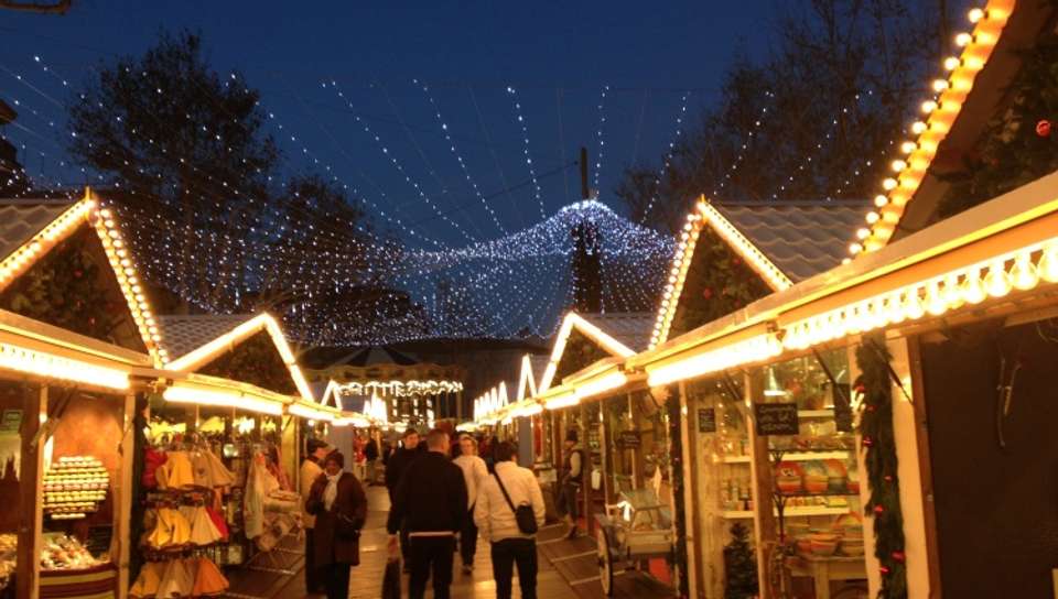 Santons and Christmas traditions along the canals of Provence Following the footsteps of fortresses and authentic villages - Croisieurope - France - Image 2
