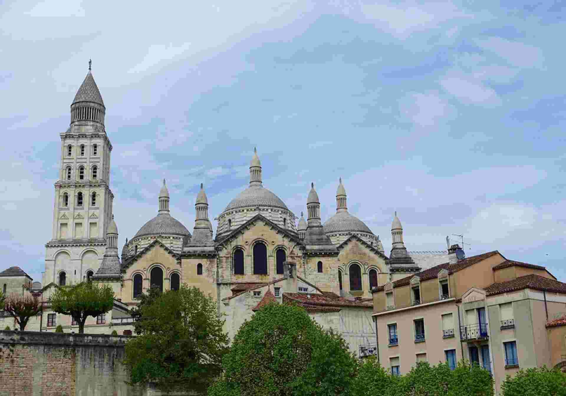 Scenic Bordeaux and Wine Regions Self Drive