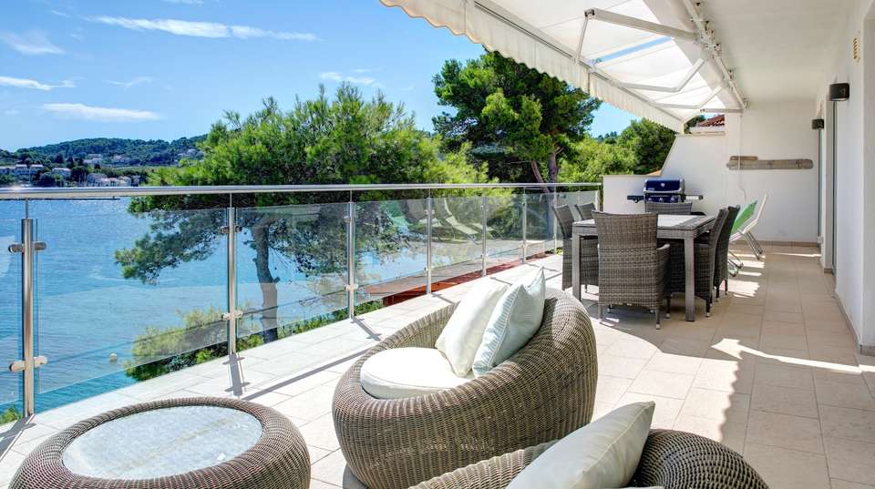 Seafront Villa & Yacht Cruise Combo Holiday - Korcula Adventures - Croatia