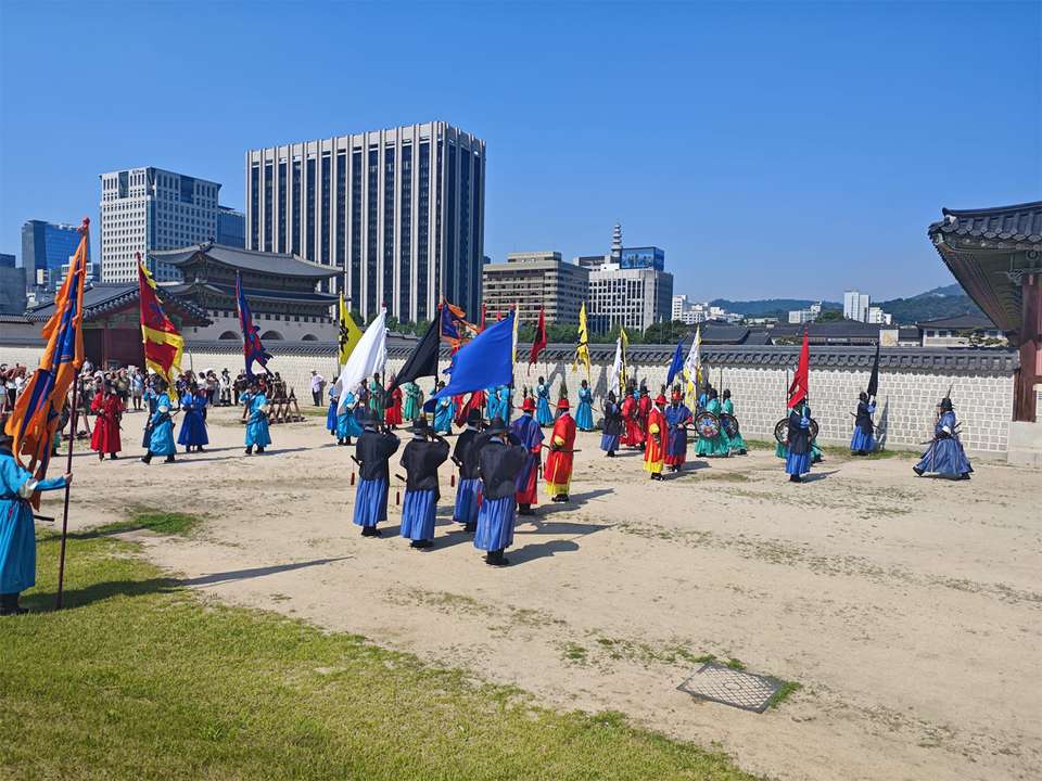 Seoul to Busan Adventure - 10 days - On The Go Tours - South Korea - Image 9