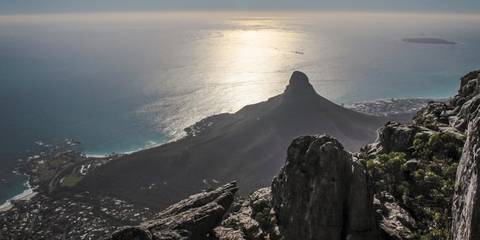 Windhoek Wildlife Tour: Serengeti, Falls & Cape Town Overland: Sunsets & Safaris
