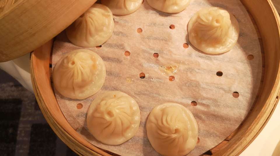 Shanghai Acrobatic Show and Authentic Dim Sum - Shanghai Advisor Tour - China - Image 1