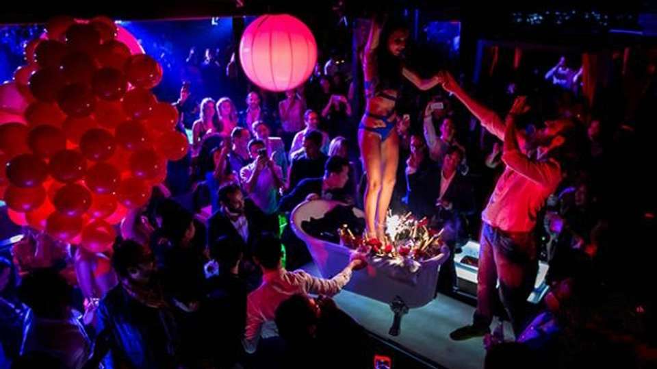 Shanghai Huangpu River Cruise and Secret Bar Experience  - Shanghai Advisor Tour - China - Image 3
