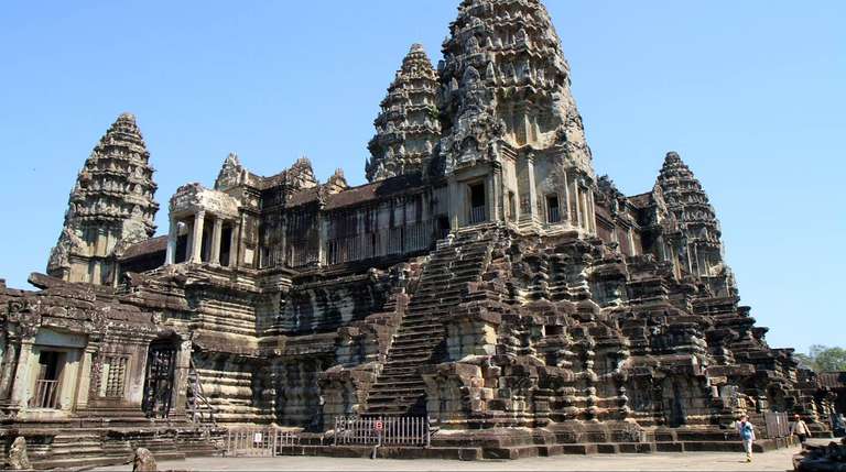Cambodia Tailor-made Vacation Packages: Siem Reap and Khmer Wedding and Photography Full Day Tour
