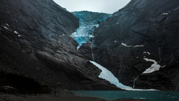 Image 4 of 9