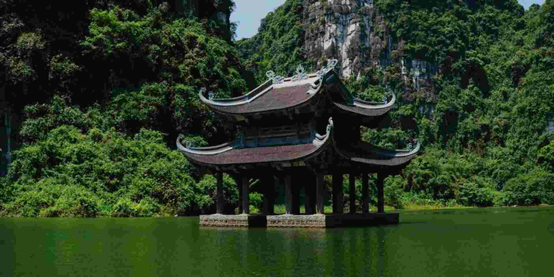 Signature: Vietnam from the Mekong Delta to Hanoi