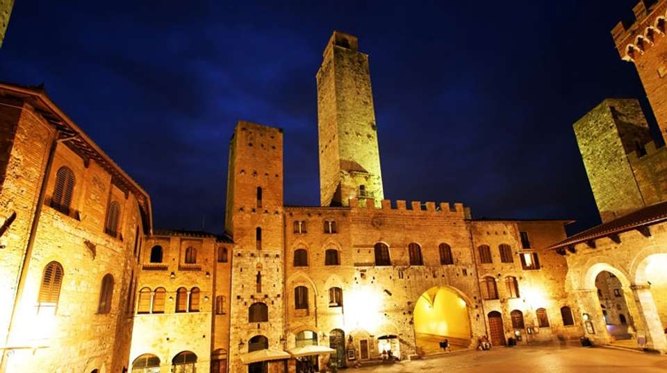 Small Group Chianti & San Gimignano Sunset Wine Tour - Tuscan Escapes - Italy