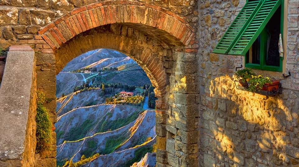 Small Group San Gimignano & Volterra Tour from Siena - Tuscan Escapes - Italy