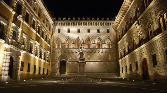 Image 4 of 7