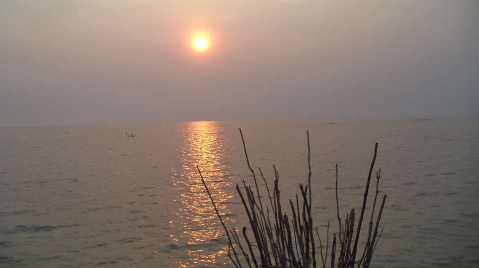 Small Group Sunset Cruise on Tonle Sap Lake with canape - V Happy Travel - Cambodia - Image 2