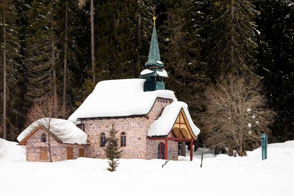 Snowshoeing in the Dolomites - Premium Adventure - Exodus Adventure Travels - Italy - Image 2
