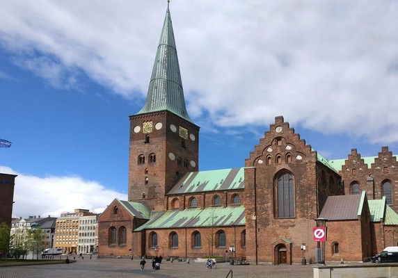 Image 2 of 7