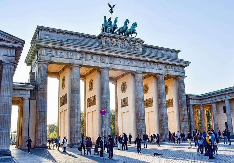 Northern Europe Explorer Tour: Solo Lite Iconic Northern Capitals