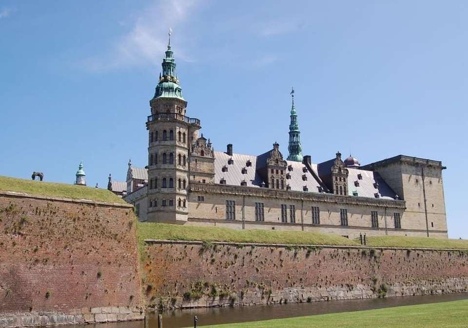 Solo Lite Iconic Northern Capitals - Indus Travels - Germany - Image 4