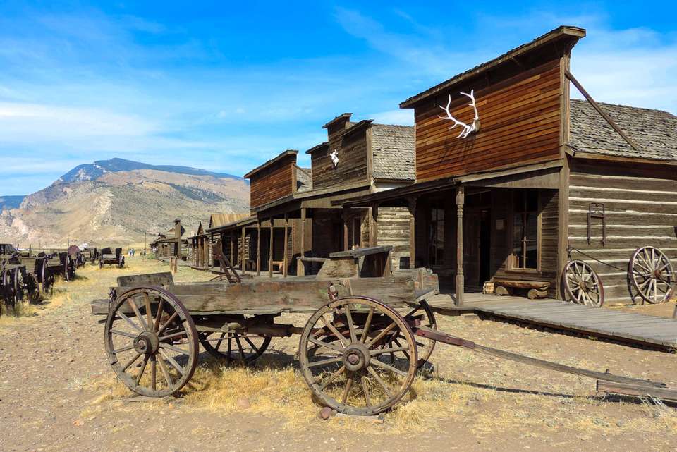 South Dakota to Yellowstone Parks Explorer - Intrepid Travel - USA - Image 3
