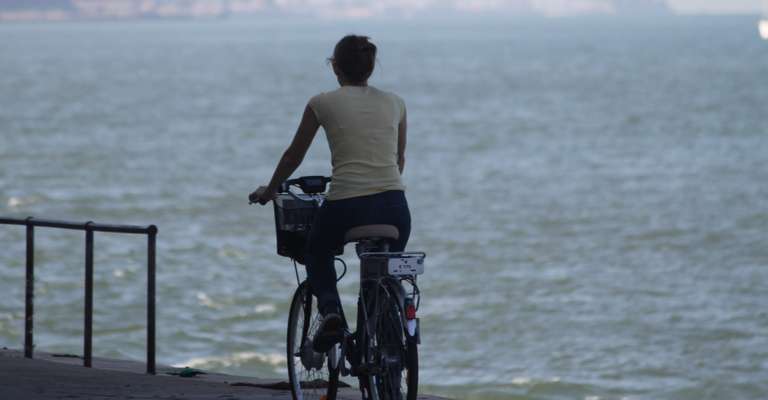 South Lisbon: Electric Bike Tour trip - alternative tour available