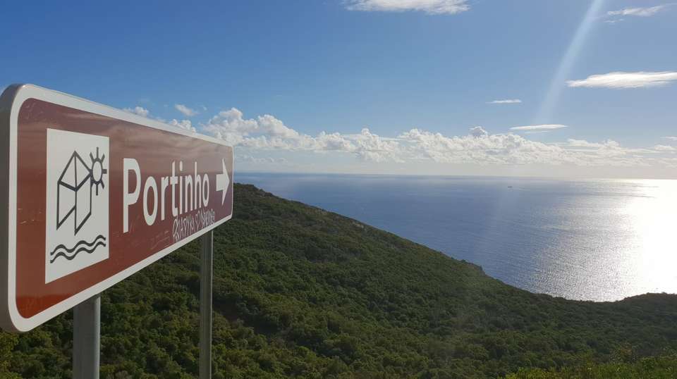 South of Lisbon’s Wonders – Arrabida, Wine & Tile Tour - Wonder Van - Portugal