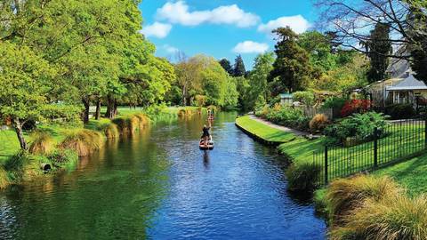 Experienced Travelers Trips: South Pacific Wonders Including New Zealand's North Island