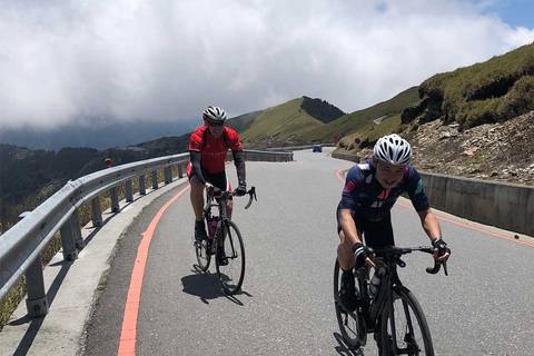 East Asia Small Group Tours: South Taiwan Coast By Road Bike