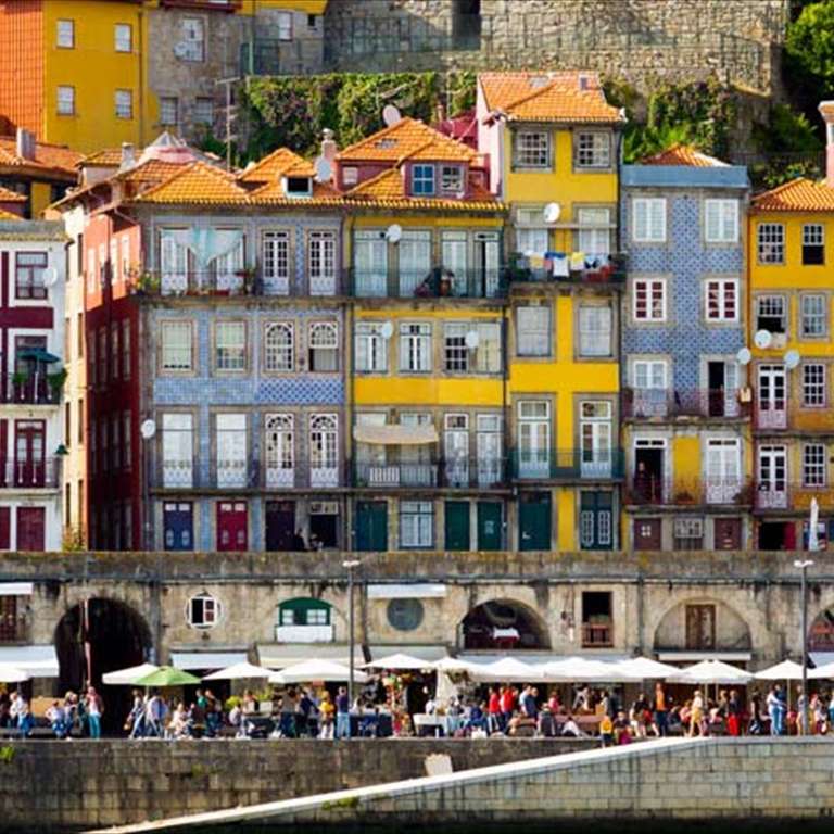 Lisbon Sightseeing Tour: Spain, Portugal & Morocco (bilingual)