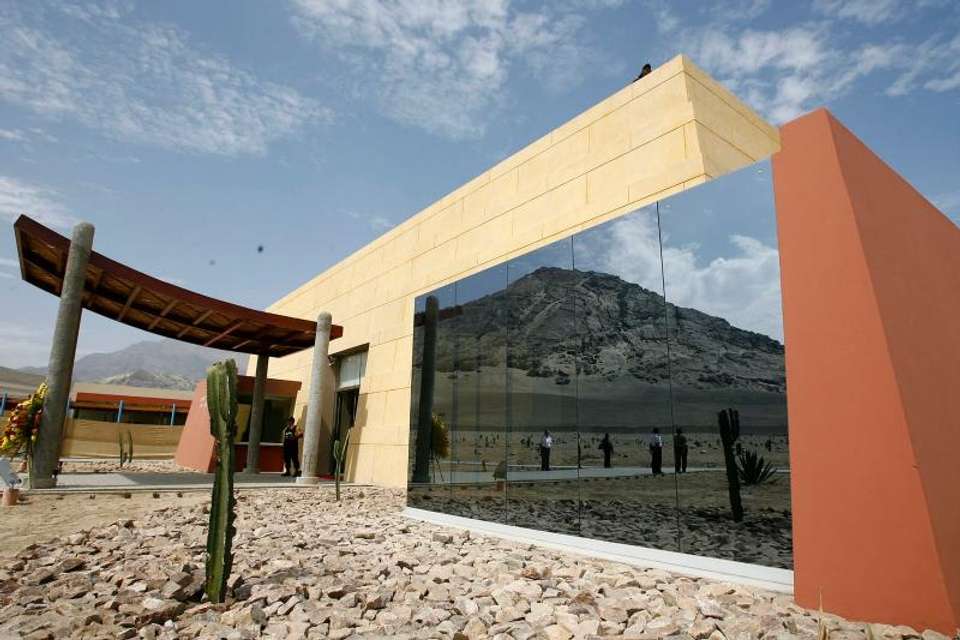 Sun & Moon Huacas, Chan Chan and Huanchaco Day Tour - Tangol Tours - Spain - Image 2