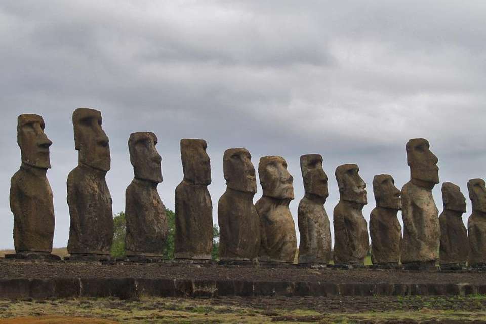 Sunrise at Tongariki on Easter Island - Tangol Tours - Chile - Image 1
