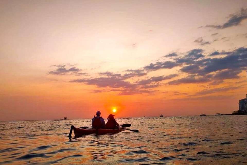 Sunset Cartagena in Kayak - Tangol Tours - Colombia - Image 1