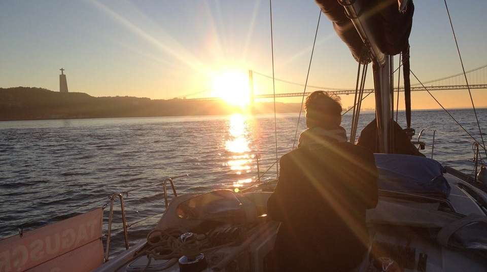 Sunset Sailing Cruise - Taguscruises Boat Tours & Yacht Charters - Portugal - Image 6