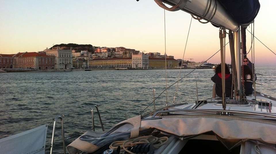 Sunset Sailing Cruise - Taguscruises Boat Tours & Yacht Charters - Portugal - Image 7