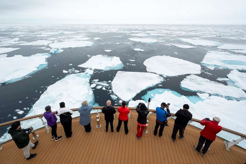 Svalbard: North to the Midnight Sun (Ocean Albatros) - undefined - Image 5