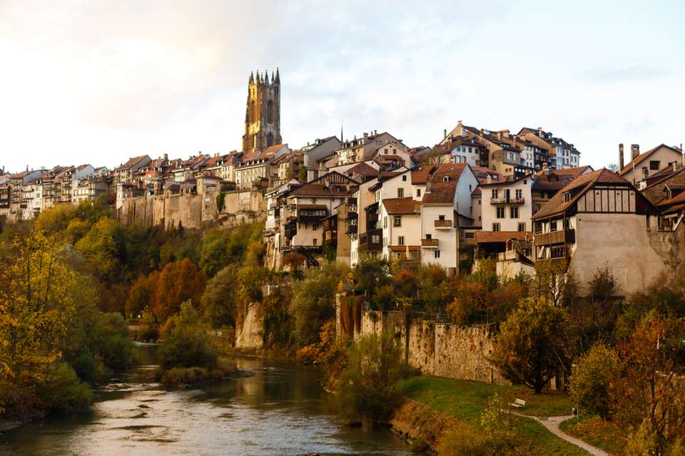 Swiss Landscapes Castles, Lakes, and Peaks - 6 days - On The Go Tours - Switzerland - Image 7