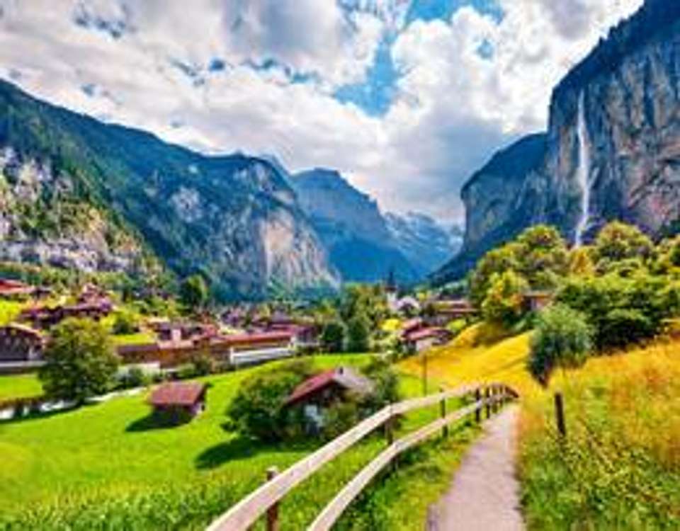 Switzerland Cities & Landscapes - 6 days - On The Go Tours - Switzerland - Image 9