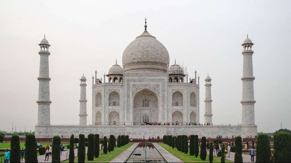 Taj Mahal by Gatimaan train - Royal Rajasthan Travels - India