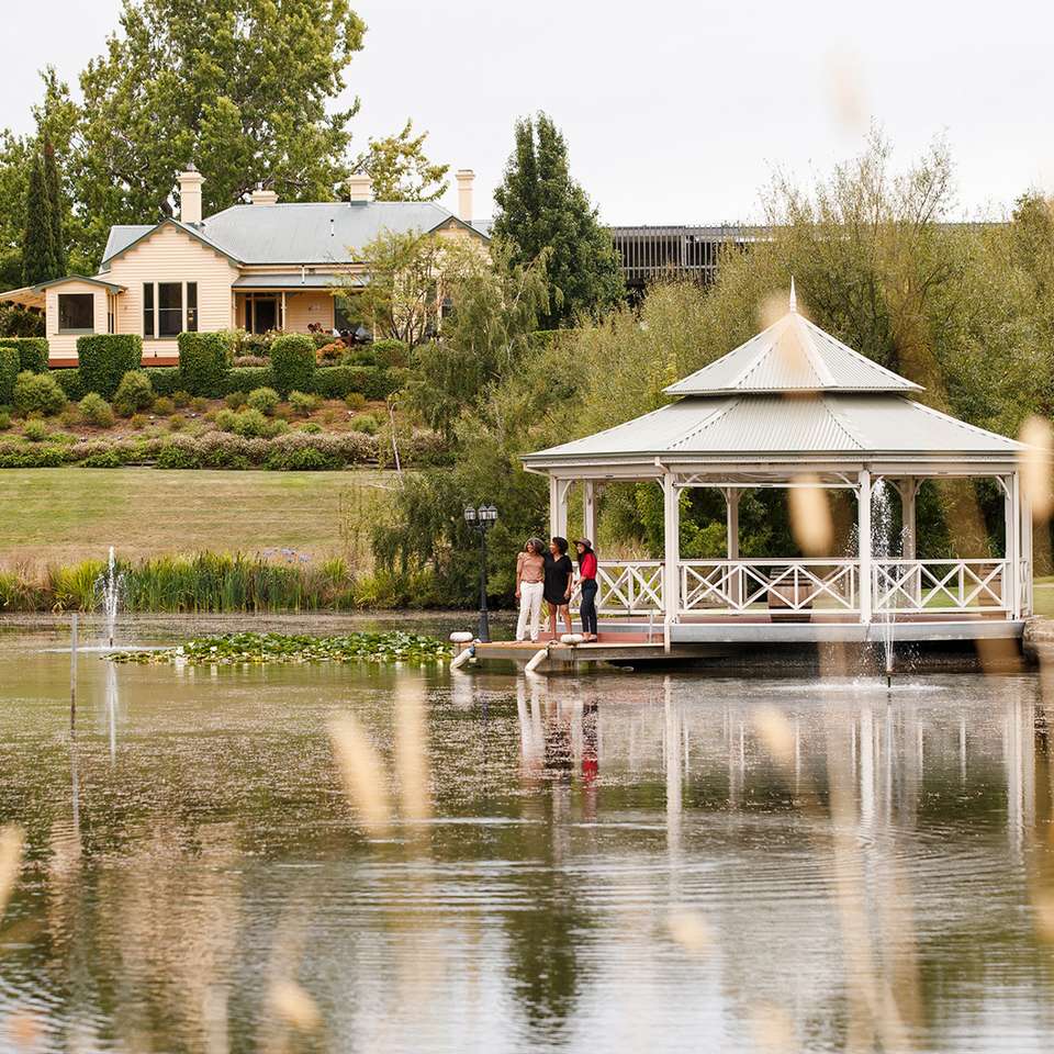 Tassie's Parks and Nature - Aat Kings - Australia - Image 8