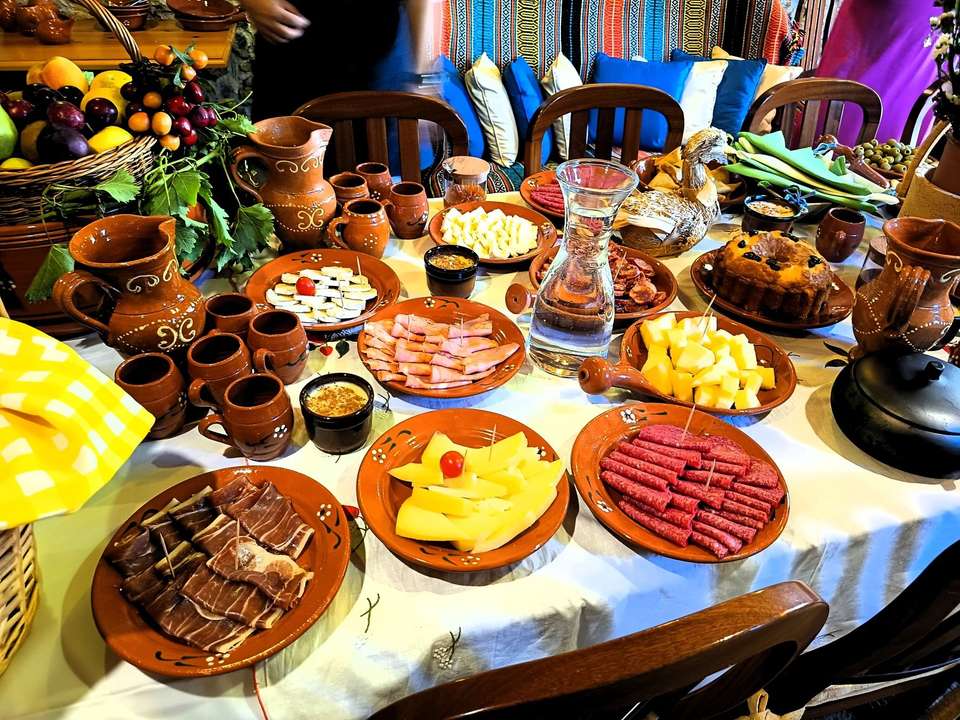 Taste of Sintra’s Wonders - Wine & Tapas Tasting Tour - Wonder Van - Portugal - Image 11