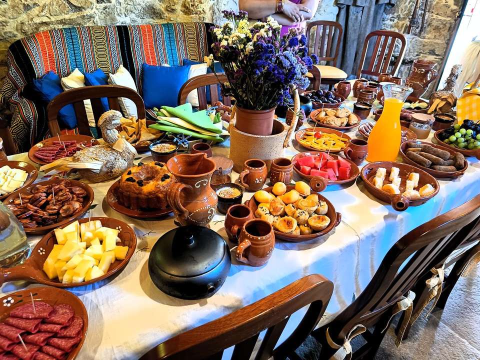 Taste of Sintra’s Wonders - Wine & Tapas Tasting Tour - Wonder Van - Portugal - Image 10