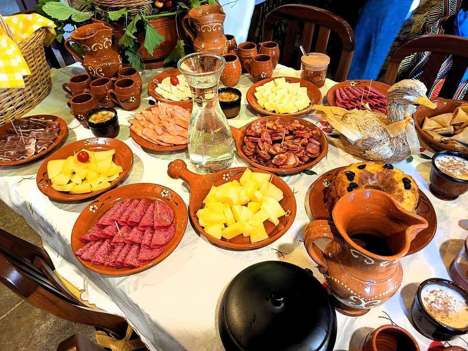 Taste of Sintra’s Wonders - Wine & Tapas Tasting Tour - Wonder Van - Portugal - Image 7