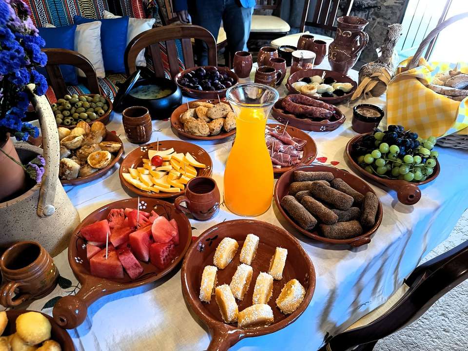 Taste of Sintra’s Wonders - Wine & Tapas Tasting Tour - Wonder Van - Portugal - Image 6