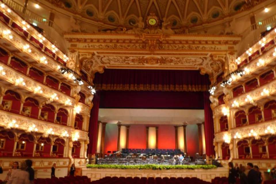 Teatro Colón Entry Ticket with Guided Tour - Tangol Tours - Argentina - Image 3