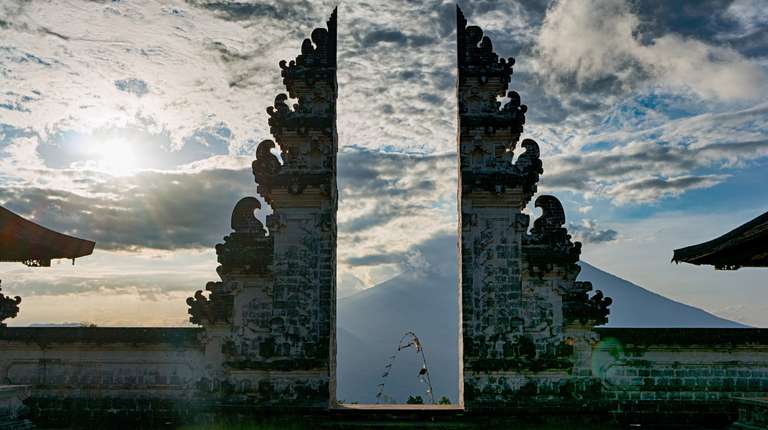 Temples and Palaces: Day Tour From Kuta trip - alternative tour available