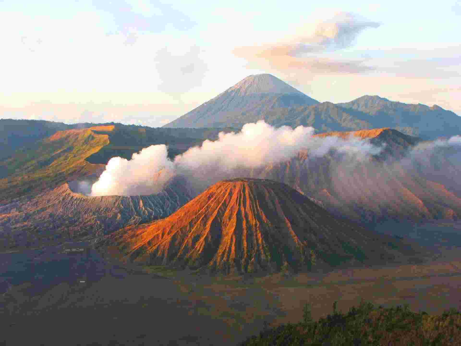 Temples, Volcanoes And Beaches; Private Tour