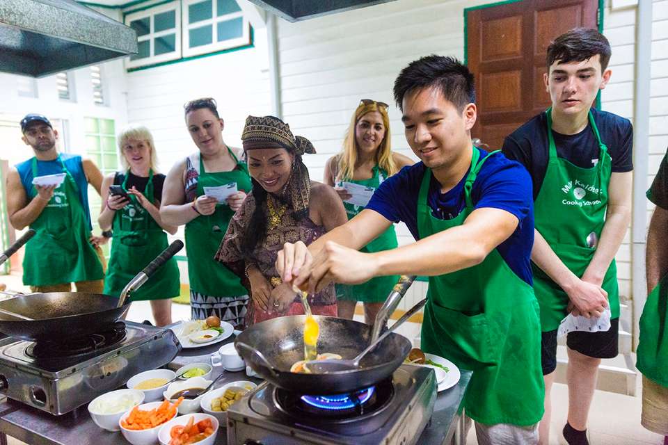Thai Intro + Dive - Intro Travel - Thailand - Image 3