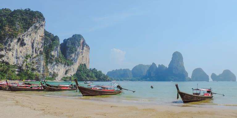 Thailand Explorer Tour: Thailand: Night Markets & Blue Waters