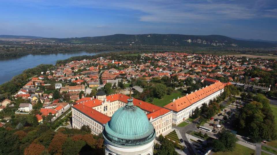 The beautiful blue Danube (port-to-port cruise) - Tweet World Travel - Austria - Image 6
