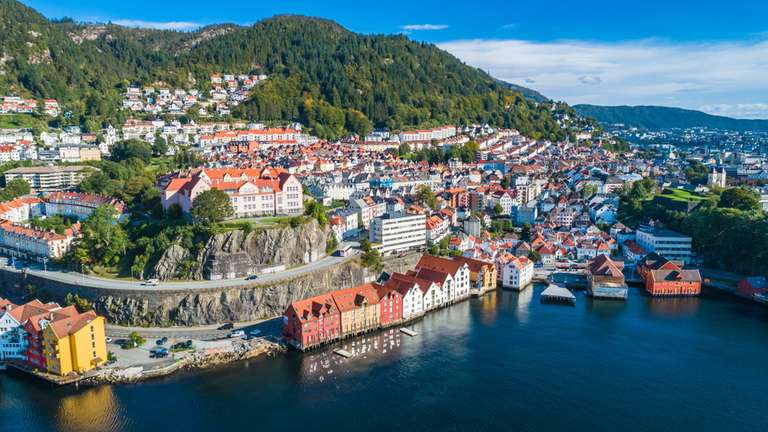 Scandinavia City sightseeing Tour: The beautiful Norway End Oslo